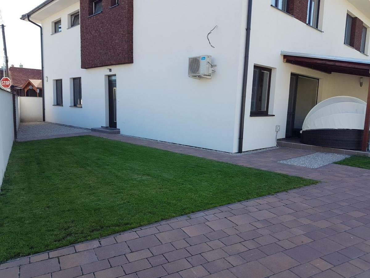 Apartment J&D Dunajská Streda Exterior foto